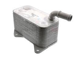 ENFRIADOR ACEITE VW: Scirocco, Vento G5/G6 2006-2015 2,0 TSI. Audi: A3, A4, TT 2005-2019 2,0 T FSI. (OEM 06D117021C)